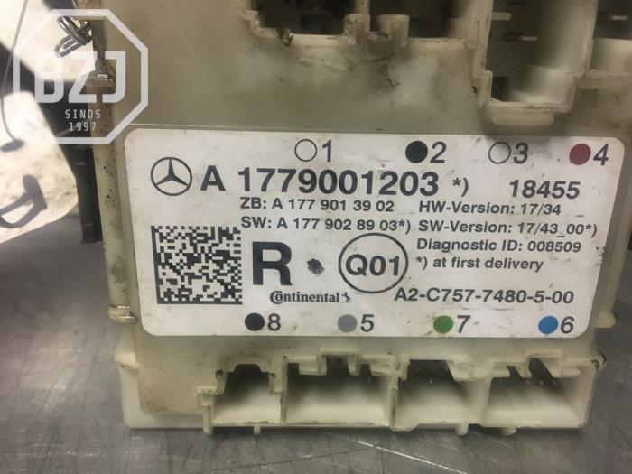 Modul centralnego zamka z Mercedes-Benz A (177.0) 1.3 A-180 Turbo 16V 2019