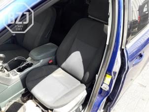 Usados Asiento izquierda Ford Grand C-Max (DXA) 1.6 TDCi 16V Precio € 181,50 IVA incluido ofrecido por BZJ b.v.