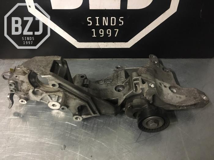 Usagé Support dynamo bas Volkswagen Golf Prix sur demande proposé par BZJ b.v.