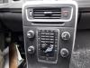 Radio CD player from a Volvo V60 I (FW/GW), 2010 / 2018 2.0 D2 16V, Combi/o, Diesel, 1.969cc, 88kW (120pk), FWD, D4204T8; B; D4204T20, 2015-03 / 2018-05 2017