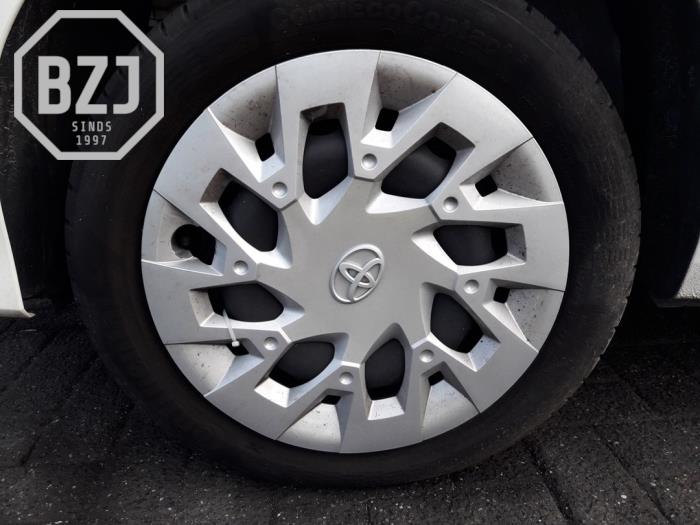 Set of wheels from a Toyota Aygo (B40) 1.0 12V VVT-i 2020