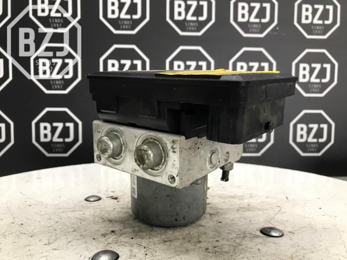 Usagé Bloc ABS Fiat 500X (334) 1.6 D 16V Multijet II Prix sur demande proposé par BZJ b.v.