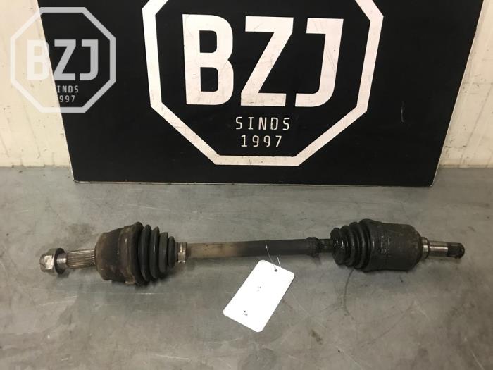 Gebrauchte Antriebswelle links vorne Fiat 500 (312) 1.4 16V Preis auf Anfrage angeboten von BZJ b.v.