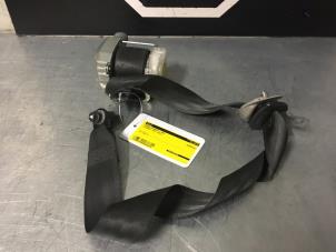 Used Seatbelt tensioner, left Hyundai I30 Price on request offered by BZJ b.v.