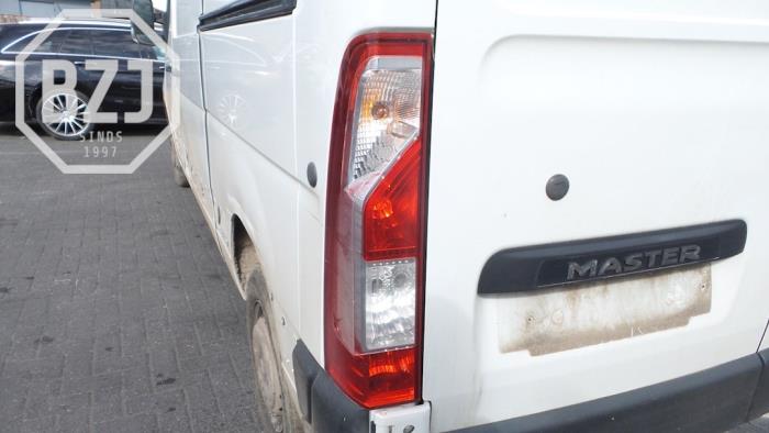 Taillight, left from a Renault Master IV (FV) 2.3 dCi 100 16V FWD 2012