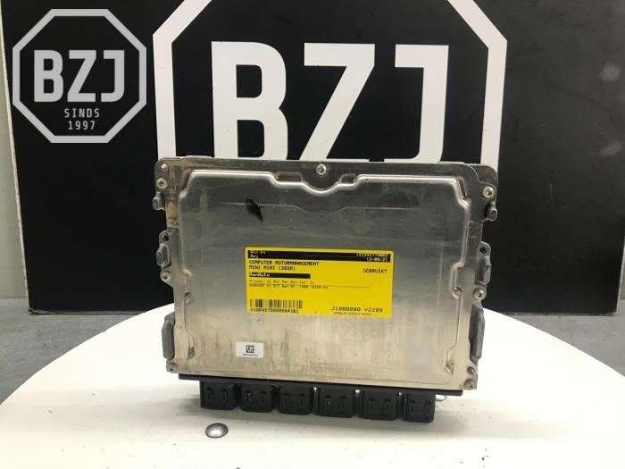 Used Engine management computer Mini Mini Convertible (F57) 2.0 16V Cooper S Price € 250,00 Margin scheme offered by BZJ b.v.