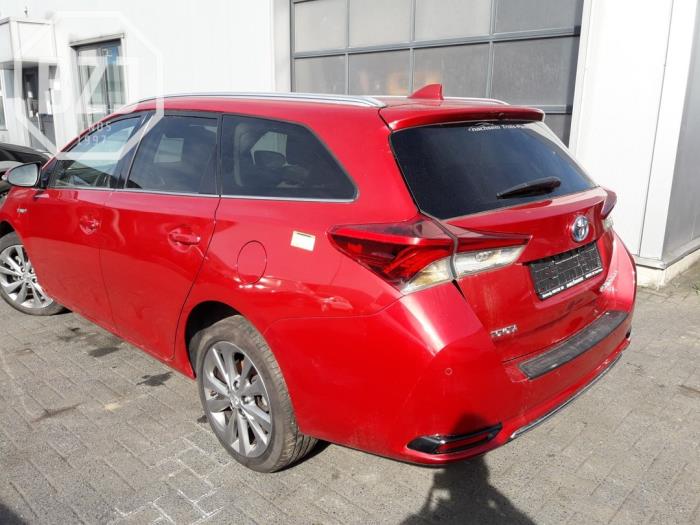 Rear side panel, left from a Toyota Auris Touring Sports (E18) 1.8 16V Hybrid 2017