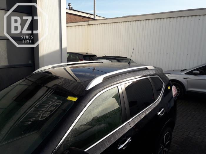 Używane Dach Nissan X-Trail (T32) 1.6 Energy dCi Cena € 500,00 Procedura marży oferowane przez BZJ b.v.