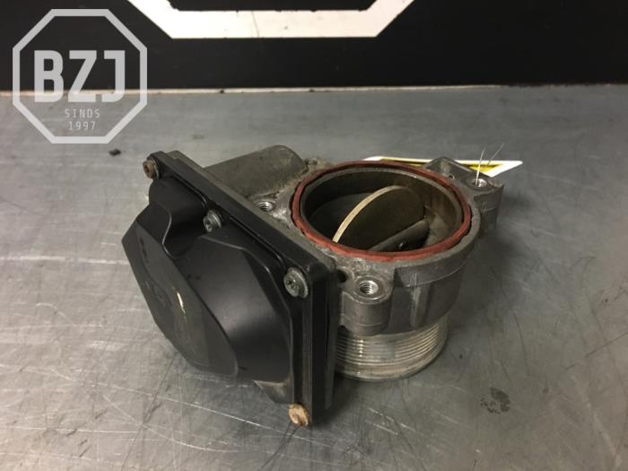 Throttle body from a Audi A4 2013