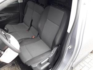 Gebrauchte Sitz links Opel Combo Cargo 1.5 CDTI 100 Preis € 302,50 Mit Mehrwertsteuer angeboten von BZJ b.v.