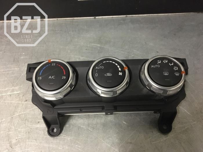 Używane Panel climatronic Mazda 2 (DJ/DL) 1.5 SkyActiv-G 75 Cena na żądanie oferowane przez BZJ b.v.