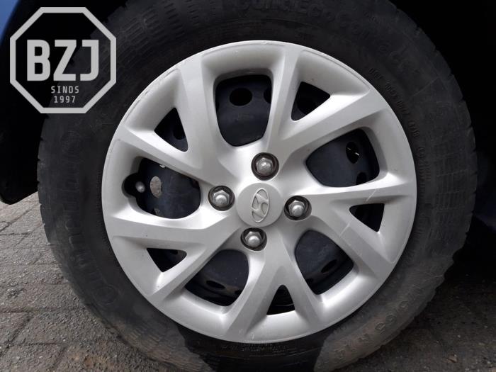 Set of wheels from a Hyundai i10 (B5) 1.0 12V 2019