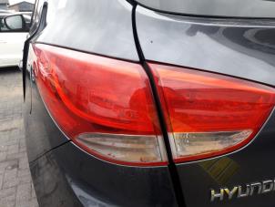 Używane Tylne swiatlo pozycyjne lewe Hyundai iX35 (LM) 2.0 16V Cena na żądanie oferowane przez BZJ b.v.