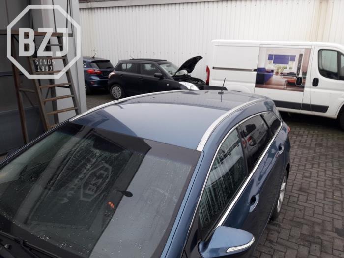 Używane Dach Hyundai i40 CW (VFC) 1.7 CRDi 16V Cena na żądanie oferowane przez BZJ b.v.