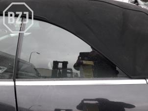 Usados Ventanilla triangular izquierda detrás Audi A4 Cabrio (B7) Precio de solicitud ofrecido por BZJ b.v.