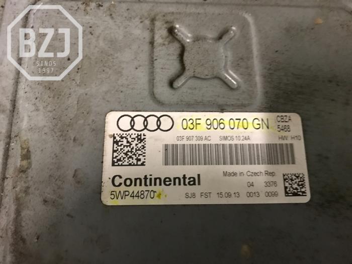 Ordinateur gestion moteur d'un Audi A1 (8X1/8XK) 1.2 TFSI 2014