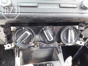 Usados Panel de control de calefacción Volkswagen Polo V (6R) 1.2 TDI 12V BlueMotion Precio de solicitud ofrecido por BZJ b.v.