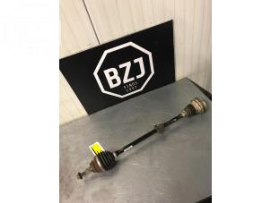 Used Front drive shaft, right Seat Ateca (5FPX) 1.4 TSI 16V Price on request offered by BZJ b.v.