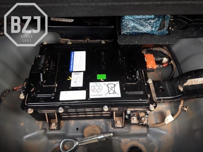 Battery (Hybrid) from a Hyundai i20 (BC3) 1.0 T-GDI 100 Mild Hybrid 48V 12V 2021