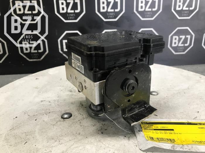 Begagnade ABS-pump Hyundai i20 (BC3) 1.0 T-GDI 100 Mild Hybrid 48V 12V Pris på förfrågan erbjuds av BZJ b.v.