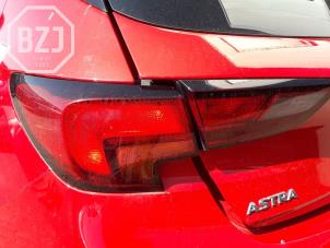 Usagé Feu arrière gauche Opel Astra K 1.4 Turbo 16V Prix sur demande proposé par BZJ b.v.
