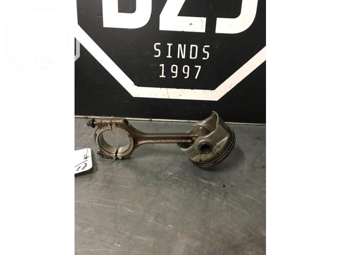 Usados Pistón Kia Rio Precio de solicitud ofrecido por BZJ b.v.