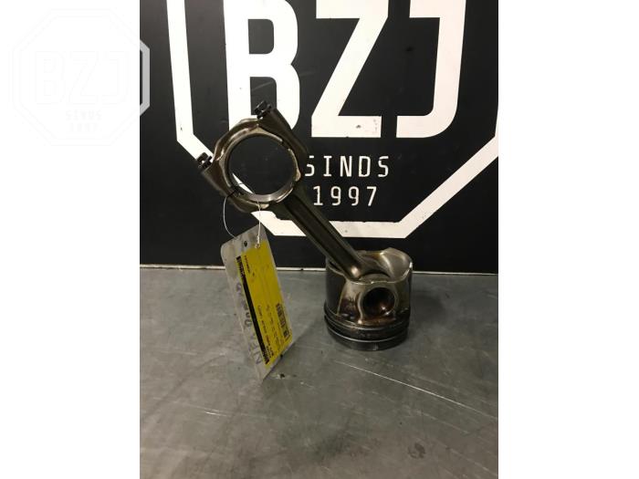 Used Piston Alfa Romeo Giulia Price on request offered by BZJ b.v.