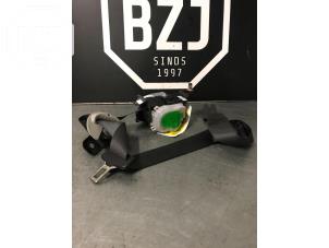 Used Rear seatbelt tensioner, right Kia Stonic (YB) 1.6 CRDi VGT 16V Price on request offered by BZJ b.v.