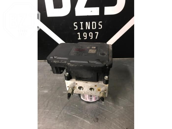 Begagnade ABS-pump Opel Zafira Tourer (P12) 1.6 SIDI Eco Turbo 16V Pris på förfrågan erbjuds av BZJ b.v.