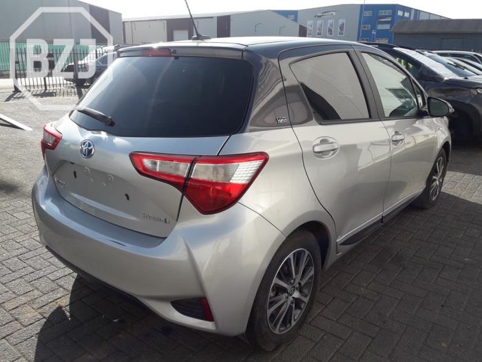 Rear side panel, right from a Toyota Yaris III (P13) 1.5 16V Hybrid 2019