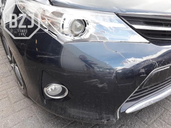 Front end, complete from a Toyota Auris Touring Sports (E18) 1.4 D-4D-F 16V 2015