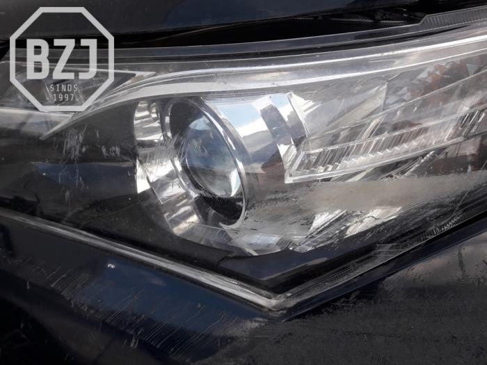 Front end, complete from a Toyota Auris Touring Sports (E18) 1.4 D-4D-F 16V 2015