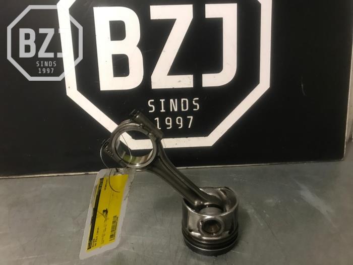 Used Piston Volkswagen Polo Price on request offered by BZJ b.v.