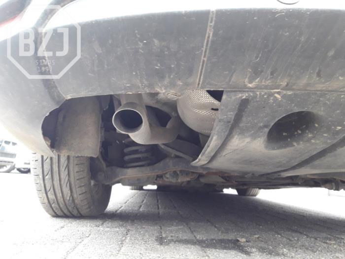 Gebrauchte Auspuff Enddämpfer Ford Focus 3 Wagon 1.6 TDCi ECOnetic Preis auf Anfrage angeboten von BZJ b.v.