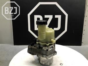 Usagé Pompe de direction Dacia Lodgy (JS) Prix sur demande proposé par BZJ b.v.