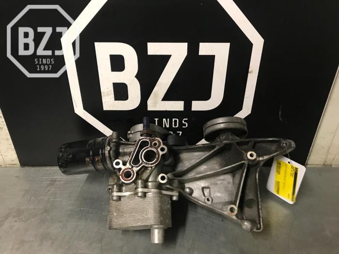 Gebrauchte Ölfiltergehäuse Audi A5 Cabrio (8F7) 2.0 TFSI 16V Preis auf Anfrage angeboten von BZJ b.v.