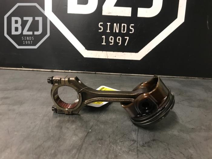Usagé Piston Kia Sportage Prix sur demande proposé par BZJ b.v.