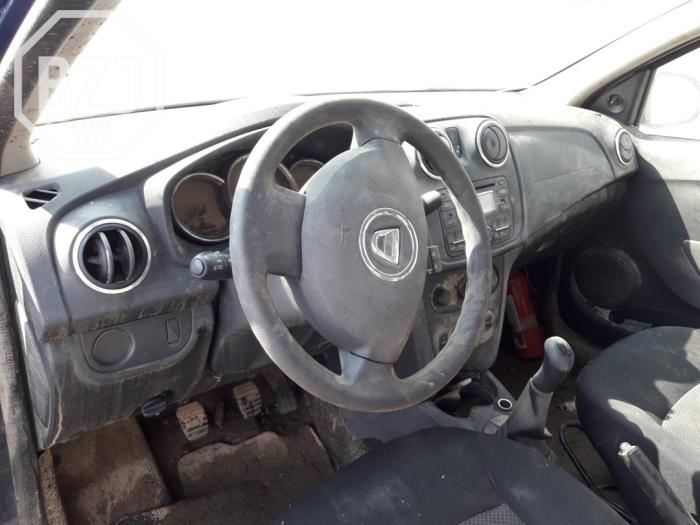 Używane Panel Dacia Logan II 1.2 16V Cena na żądanie oferowane przez BZJ b.v.