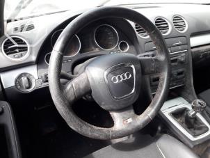 Gebrauchte Lenkrad Audi A4 Cabrio (B7) Preis auf Anfrage angeboten von BZJ b.v.