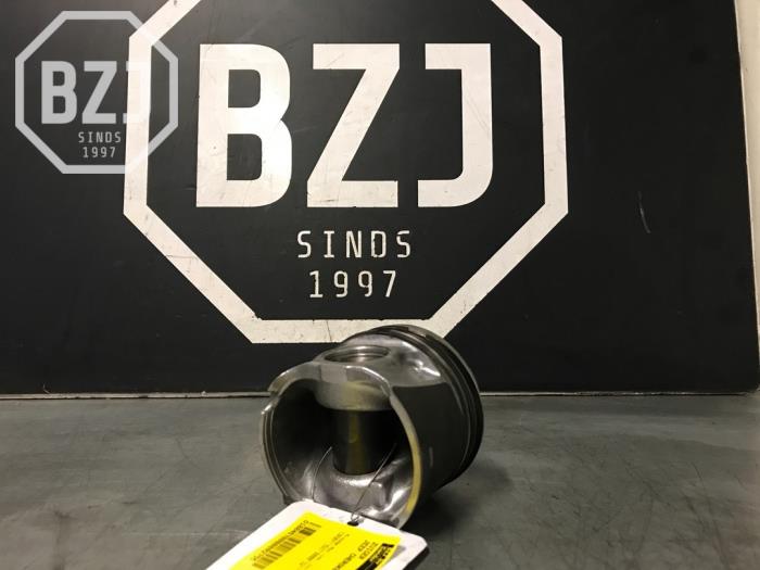 Usados Pistón Jeep Cherokee Precio € 100,00 Norma de margen ofrecido por BZJ b.v.