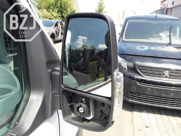 Außenspiegel rechts van een Ford Transit 2.0 TDCi 16V Eco Blue 170 2018