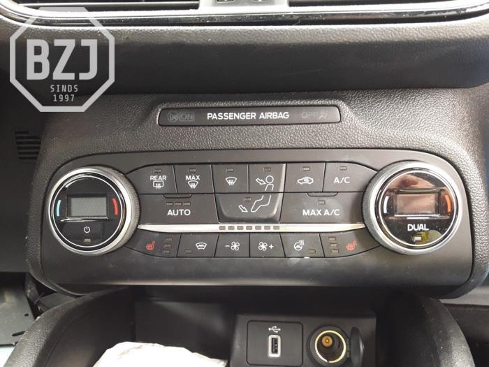 Panel Climatronic de un Ford Focus 4 1.0 Ti-VCT EcoBoost 12V 125 2019