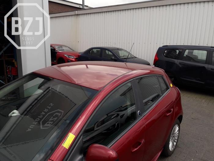 Używane Dach Fiat Bravo (198A) 1.6 JTD Multijet 105 Cena na żądanie oferowane przez BZJ b.v.