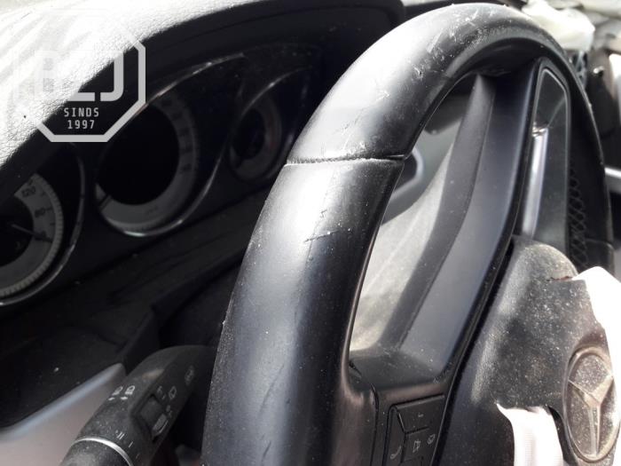 Steering wheel from a Mercedes-Benz GLK (204.7/9) 2.2 200 CDI 16V BlueEfficiency 2015