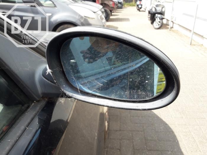 Außenspiegel rechts van een BMW 3 serie (E90) 318i 16V 2009