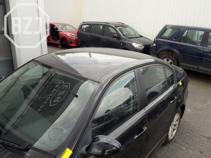 Używane Dach BMW 3 serie (E90) 318i 16V Cena na żądanie oferowane przez BZJ b.v.