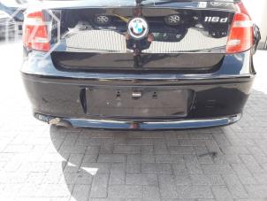 Używane Zderzak tylny BMW 1 serie (E81) 116d 16V Cena na żądanie oferowane przez BZJ b.v.