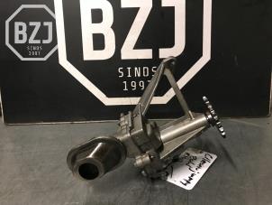 Used Oil pump Citroen Jumpy Price on request offered by BZJ b.v.