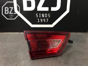 Used Taillight, left Renault Clio IV (5R) 1.5 Energy dCi 90 FAP Price on request offered by BZJ b.v.
