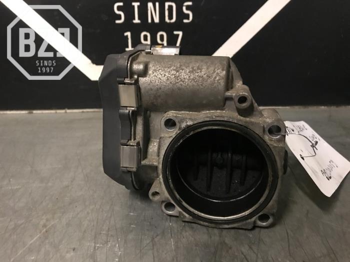Throttle body from a BMW 3 serie (E90) 318i 16V 2009